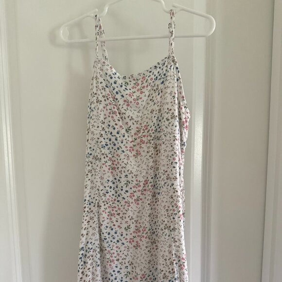 Abercrombie Kids Fit & Flare Dress White Floral - Size 7-8 - Preloved - Picture 2 of 10